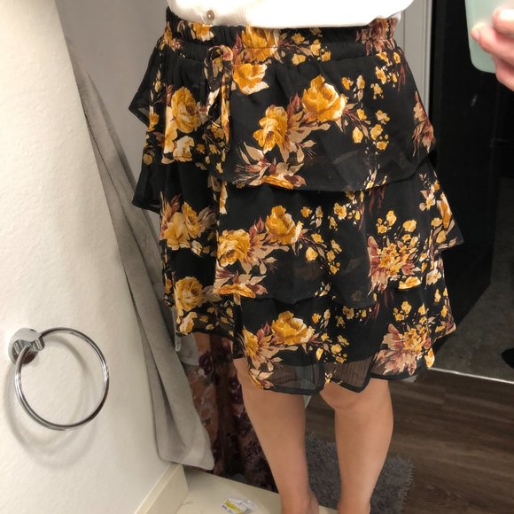 Floral skirt - Picture 3 of 5